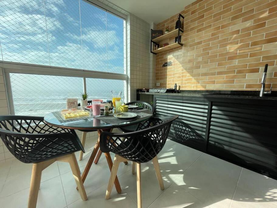 Ap Frente Mar Com Ar-Condicionado E Varanda Gourmet Mongaguá エクステリア 写真
